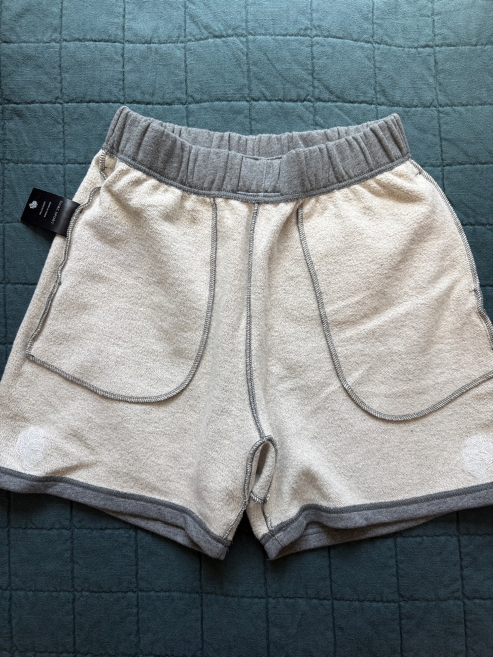 DarcSport Like New Dual Patch Lounge Sweat Shorts in Grey Medium 371/1000 - Picture 8 of 12